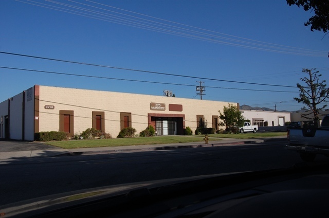 9705 Owensmouth Ave, Chatsworth, CA for lease - Building Photo - Image 1 of 4