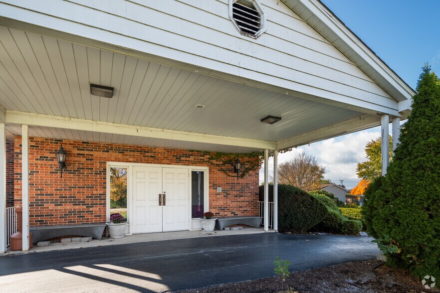 5333 151st St, Oak Forest, IL à louer - Photo du bâtiment - Image 2 de 21