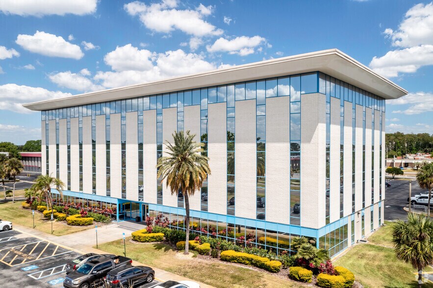1707 Orlando Central Pky, Orlando, FL à louer - Photo du bâtiment - Image 2 de 12