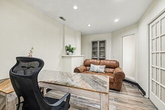 955 N Adams St, Papillion, NE à louer Photo intérieure- Image 1 de 22