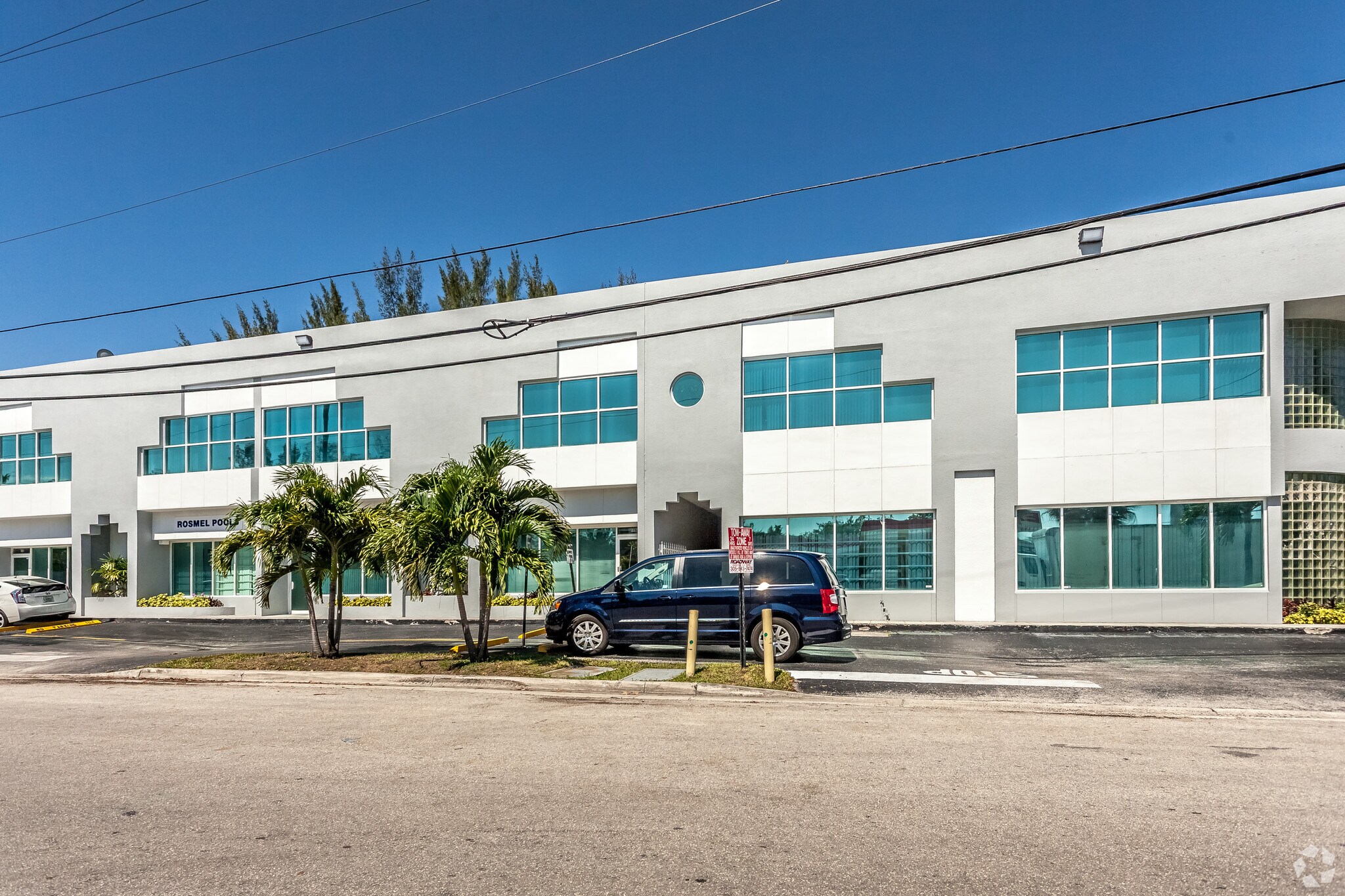 9300 NW 25th St, Miami, FL à louer Photo principale- Image 1 de 17