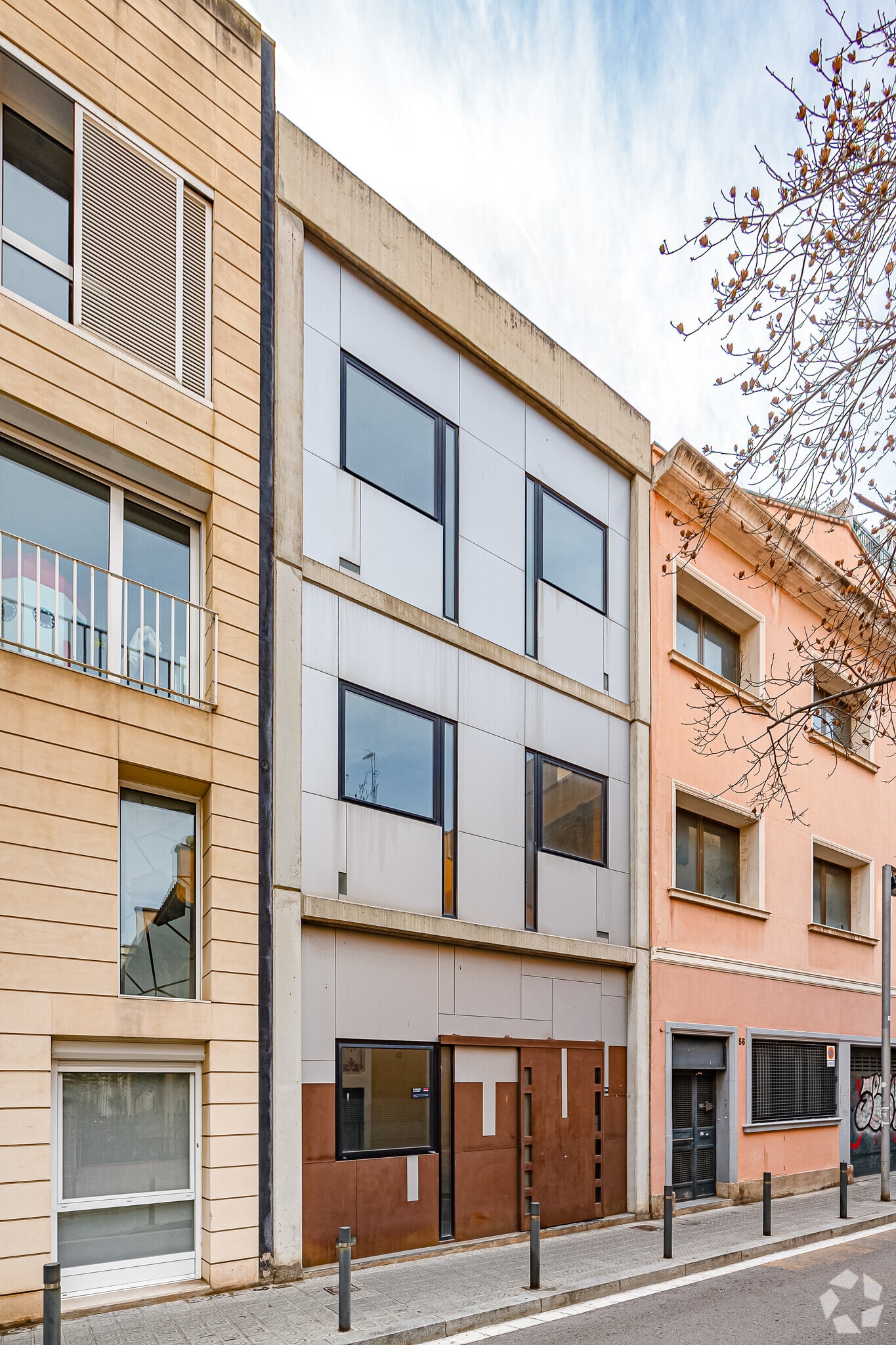 Multifamily in Barcelona, Barcelona for sale Primary Photo- Image 1 of 12