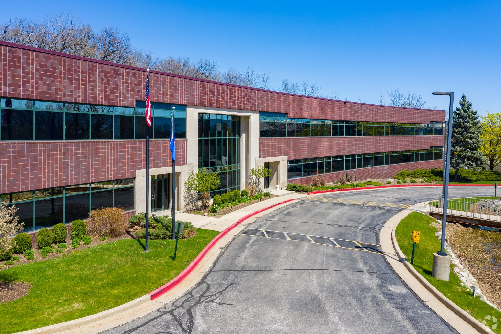 375 Bishops Way, Brookfield, WI for lease Primary Photo- Image 1 of 3