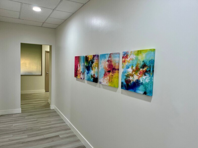 4930 Campus Dr, Newport Beach, CA à louer - Photo du bâtiment - Image 2 de 10