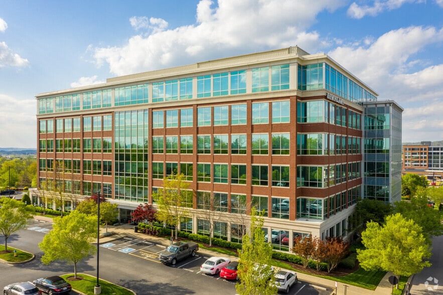 1550 W McEwen Dr, Franklin, TN à louer - Photo du bâtiment - Image 1 de 12