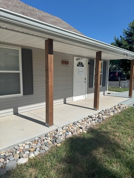 103 S Jefferson St, Raymore, MO for sale - Building Photo - Image 2 of 24