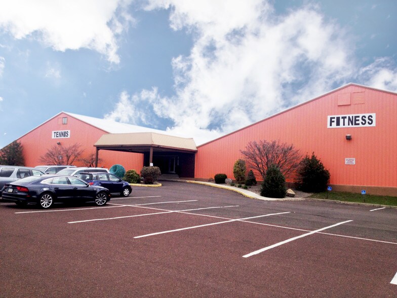 451 California Rd, Quakertown, PA à louer - Photo du bâtiment - Image 2 de 16