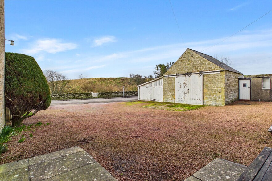 Commerce de détail dans 3 Cherrywell, Rothbury à vendre - Photo du bâtiment - Image 2 de 14