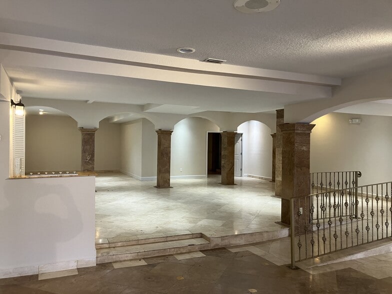 3109 W Bay To Bay Blvd, Tampa, FL for lease - Building Photo - Image 2 of 7