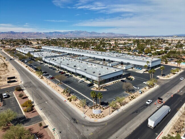 Plus de détails pour 7485 Dean Martin Dr, Las Vegas, NV - Industriel à louer