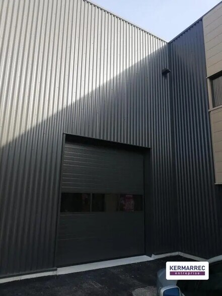 Flex dans Vern-sur-Seiche à louer - Photo du bâtiment - Image 2 de 11