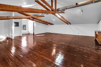 1402 Queen St E, Toronto, ON for lease Interior Photo- Image 2 of 5