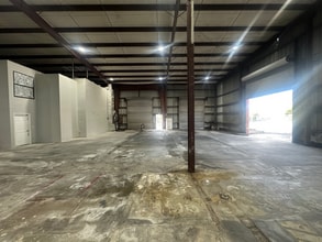 6995 N 90th Ave, Pinellas Park, FL for lease Interior Photo- Image 2 of 14