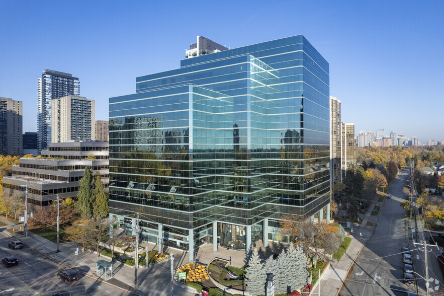 100 Sheppard Ave E, Toronto, ON for lease - Primary Photo - Image 1 of 4