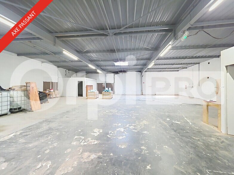 Flex in Villeneuve-Saint-Germain for lease - Interior Photo - Image 3 of 7
