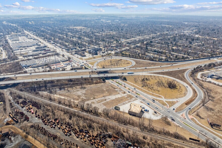 2714 Dougall Ave, Windsor, ON à vendre - Photo du bâtiment - Image 2 de 18