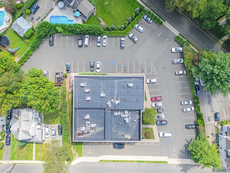 385 S Maple Ave, Glen Rock, NJ à louer - Photo du bâtiment - Image 2 de 6
