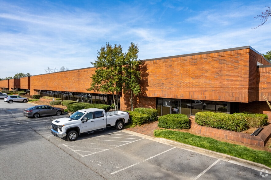 5300 Oakbrook Pky, Norcross, GA for lease - Building Photo - Image 3 of 42