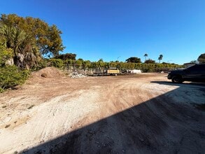 2130 Andrea Ln, Fort Myers, FL à louer Photo du bâtiment- Image 2 de 6