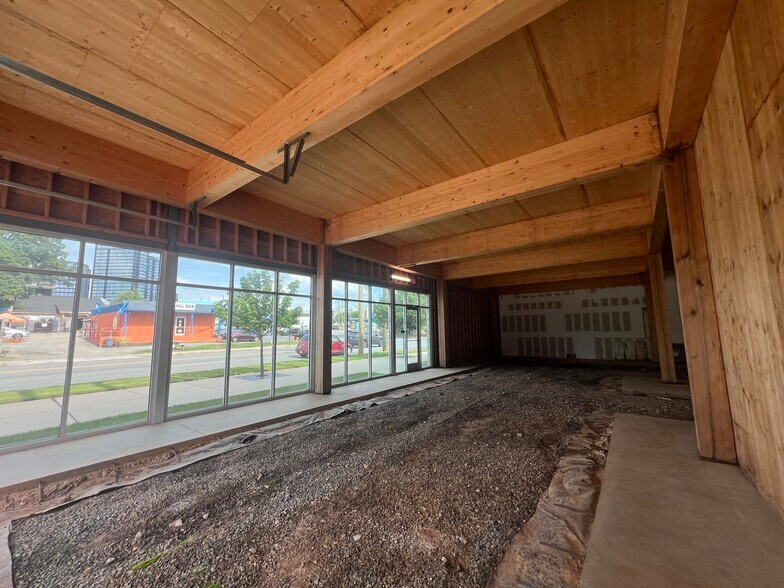 2120 S Tryon St, Charlotte, NC for lease - Interior Photo - Image 2 of 16