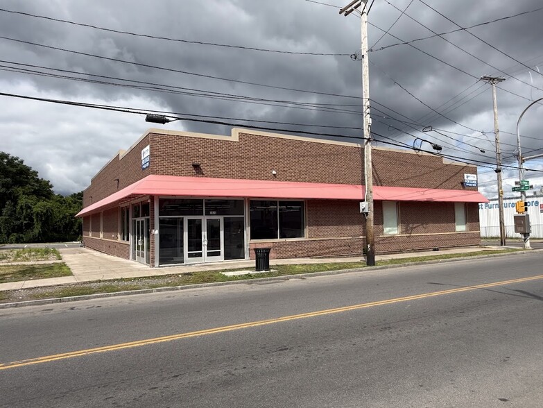 2826 S Salina St, Syracuse, NY for lease - Building Photo - Image 2 of 15