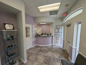 3600-3650 Forest Hill Blvd, West Palm Beach, FL à louer Photo intérieure- Image 1 de 5