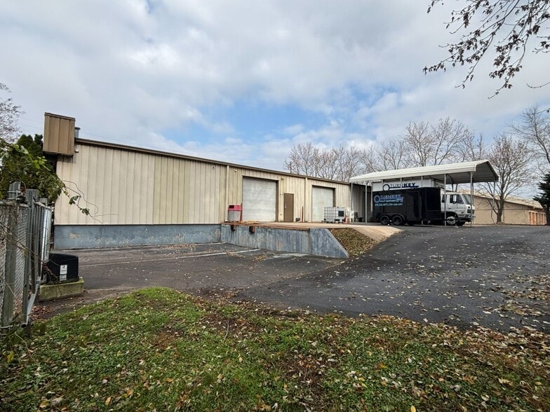 2076 Allied Dr, Gainesville, GA for lease - Building Photo - Image 3 of 6