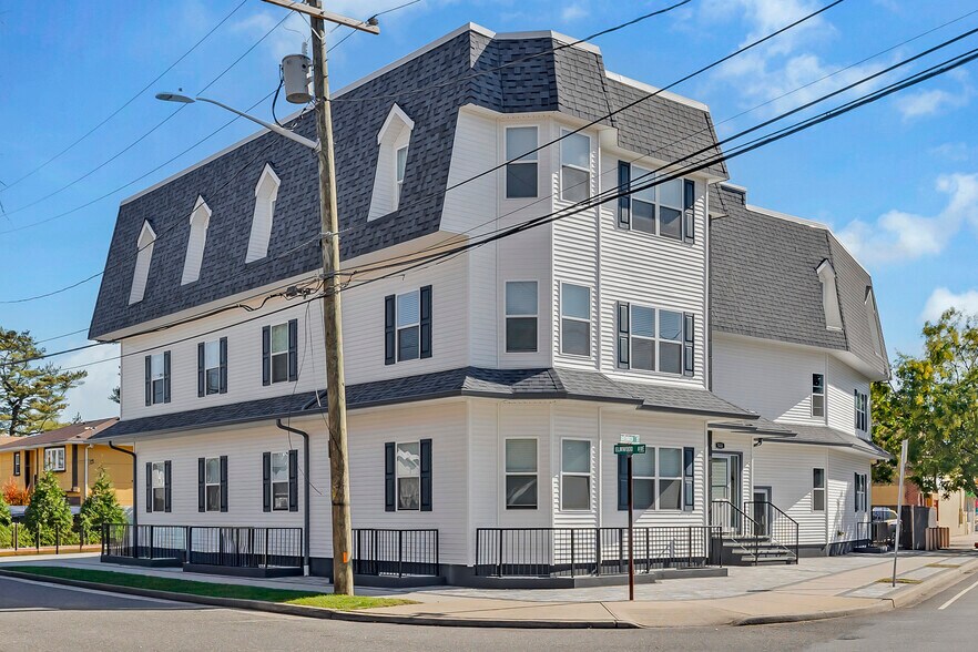 533 Greenwich St, Hempstead, NY à louer - Photo du bâtiment - Image 2 de 22