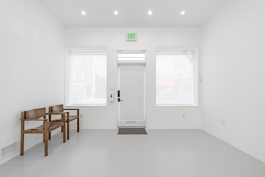 422 S Highland Ave, Baltimore, MD for sale - Lobby - Image 2 of 77