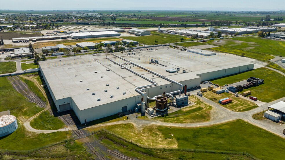 2201 Cooper Ave, Merced, CA à louer - Photo du bâtiment - Image 2 de 11