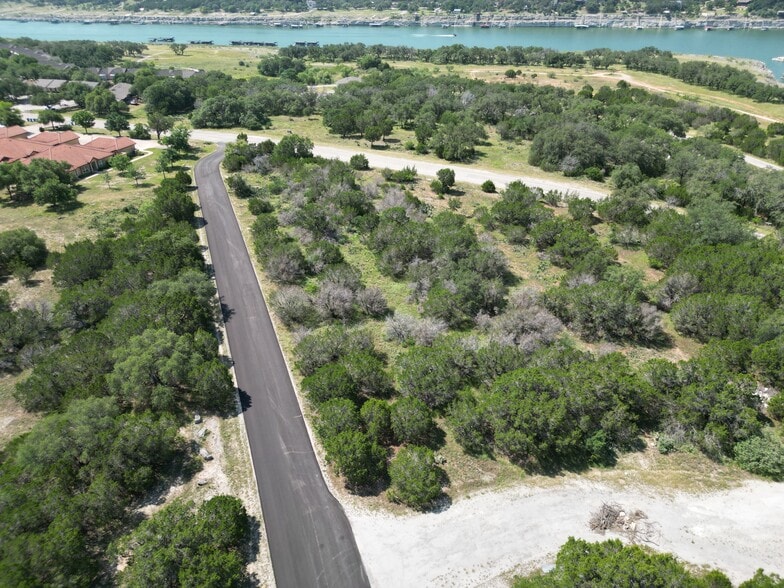 21200 Highland Lk, Leander, TX for sale - Building Photo - Image 3 of 15