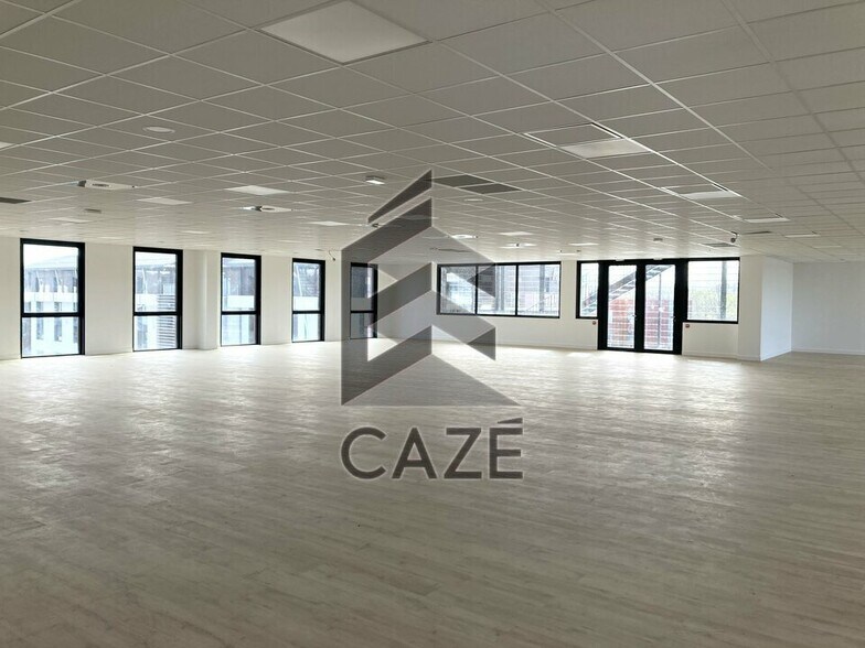 Office in Mérignac for sale - Interior Photo - Image 3 of 8
