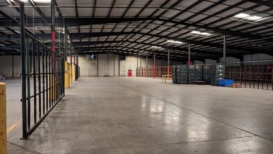 801 N James Campbell Blvd, Columbia, TN for lease Interior Photo- Image 1 of 3