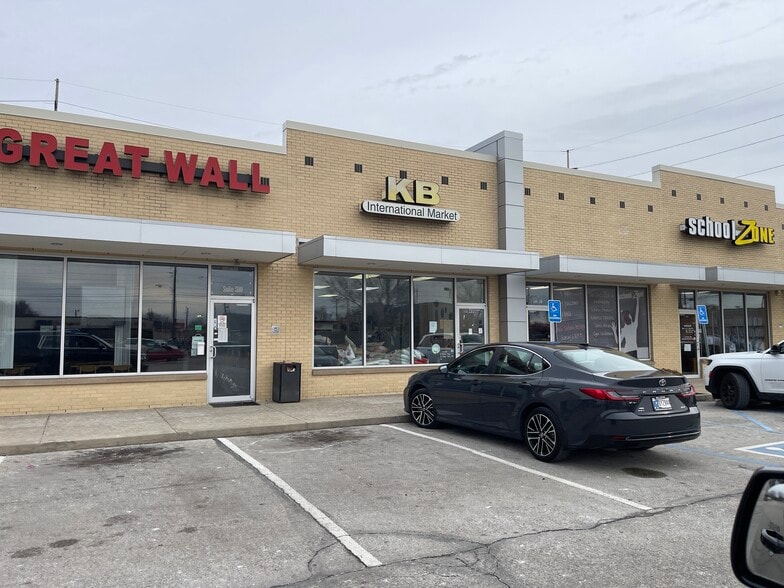 5425 N Keystone Ave, Indianapolis, IN for lease - Building Photo - Image 2 of 4