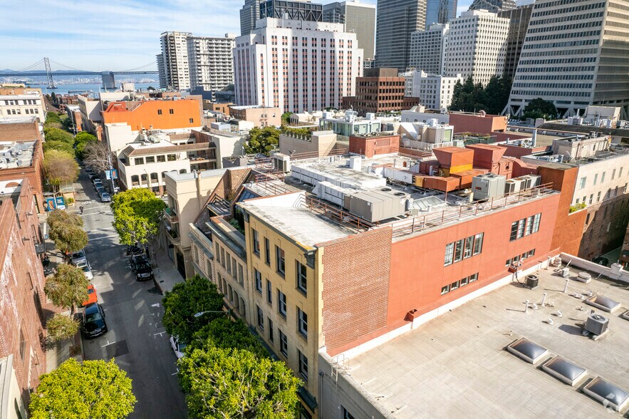 545-559 Pacific Ave, San Francisco, CA à louer - Photo du bâtiment - Image 2 de 2