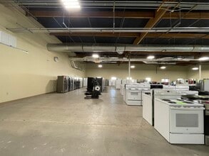 4825 Commercial St SE, Salem, OR for lease Interior Photo- Image 2 of 6