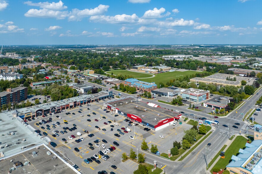 14800 Yonge St, Aurora, ON à louer - Photo du bâtiment - Image 2 de 7
