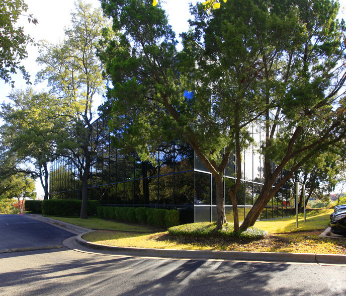 1101 S Capital Of Texas Hwy, West Lake Hills, TX à louer - Photo du bâtiment - Image 3 de 6