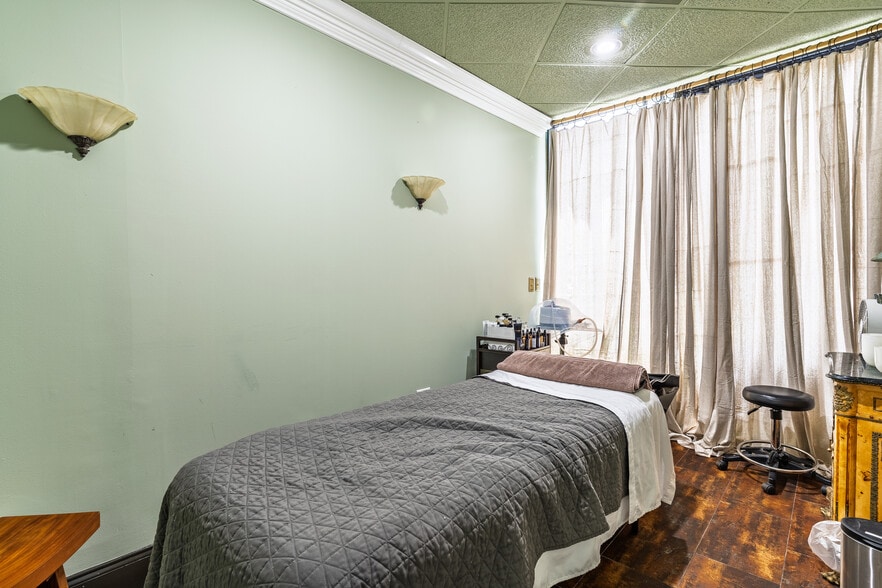 6160 Peachtree Dunwoody Rd NE, Atlanta, GA for sale - Building Photo - Image 2 of 14