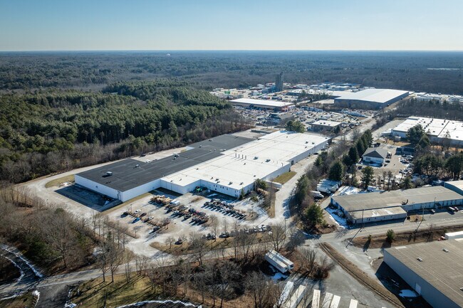 Plus de détails pour 60 Maple St, Mansfield, MA - Industriel à louer