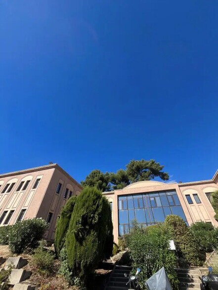 Bureau dans Marseille à louer - Photo du bâtiment - Image 2 de 21