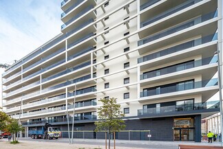 Plus de détails pour Multi-résidentiel à vendre