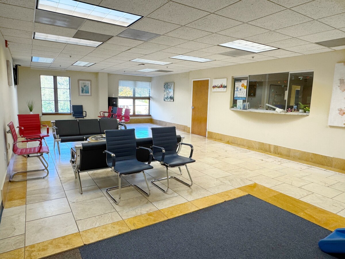 8609 Sudley Rd, Manassas, VA 20110 - Unit 203 -  - Interior Photo - Image 2 of 12