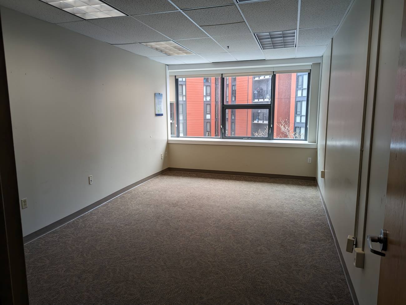 810 Memorial Dr, Cambridge, MA à louer Photo du bâtiment- Image 1 de 1