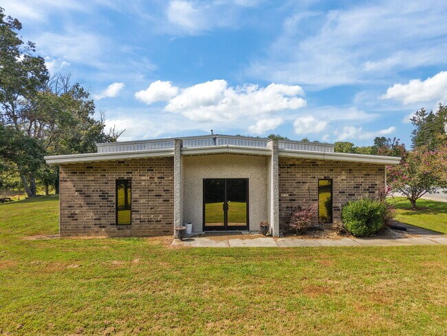 More details for 2245 A Air Park Dr, Burlington, NC - Industrial for Lease