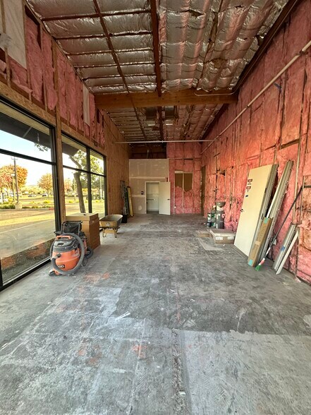 229 E Betteravia Rd, Santa Maria, CA à louer - Photo du bâtiment - Image 2 de 4