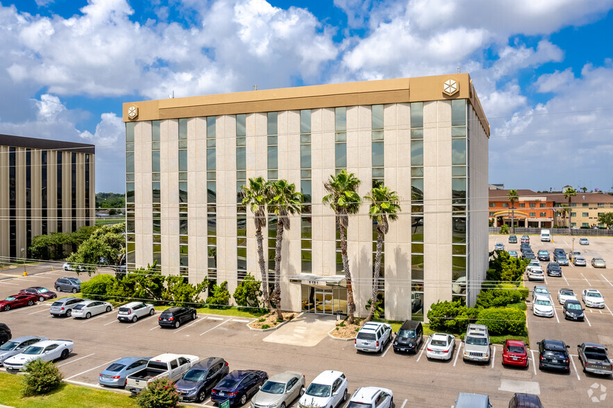 5151 Flynn Pky, Corpus Christi, TX for lease - Building Photo - Image 1 of 5