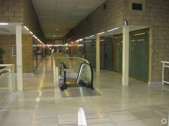 Calle Santillana del Mar, 14, Boadilla del Monte, Madrid for sale - Building Photo - Image 3 of 10