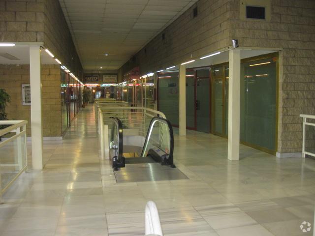 Calle Santillana del Mar, 14, Boadilla del Monte, Madrid à vendre - Photo du bâtiment - Image 3 de 10