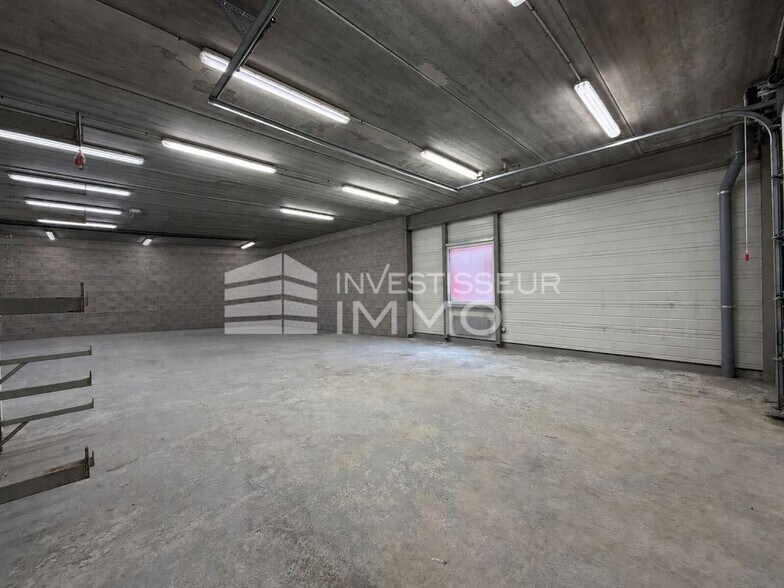 Flex dans Champs Sur Marne à louer - Photo du bâtiment - Image 1 de 6